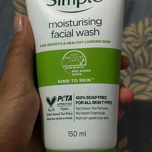 Simple Moisturizing Facewash