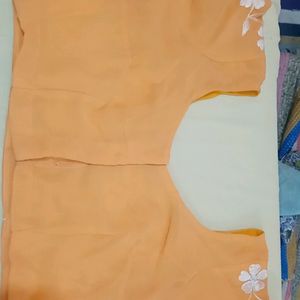 Saree With Stitch Blause And Petikot