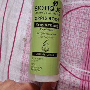 Biotique Orris Root Brightening Facewash