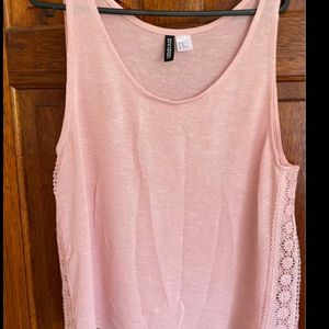 H&M Dividend Pink Cut Top