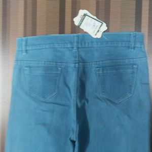 T-80 Size 34 Straight Women Denim Jeans