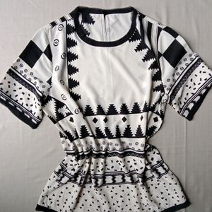 New Korean Aesthetic Black And White Top