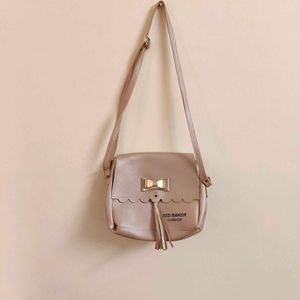 Sling Bag For Women In Good Condition