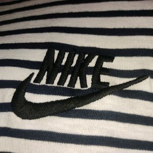 Nike Striped Unisex T-shirt 👕