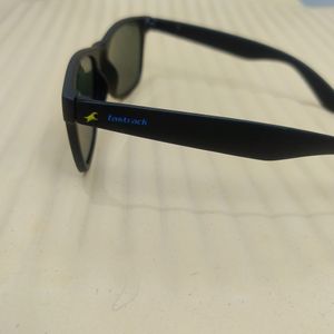 Bumper Sale 🔥Fastrack Wayfarer sunglasses (Black)