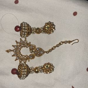 2 Pair Of Earing And Tika Set