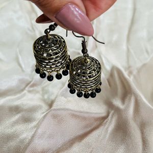 Jhumkis