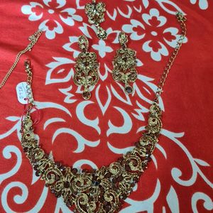 1 Necklace With Earing Set Wit Mangtika