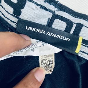 🇰🇭Under Armour Woven Graphic Print