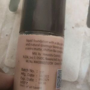 Foundation With Compact