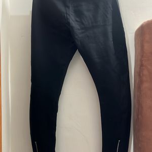 Women Black Jeggings 28size With Chain Style