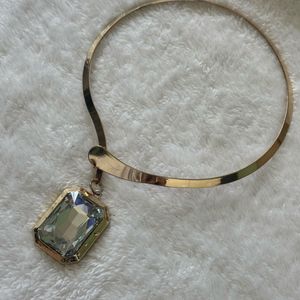 Golden Choker With Big Diamond