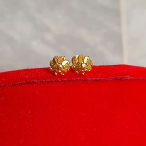 Beautiful New Flower Desine Studs