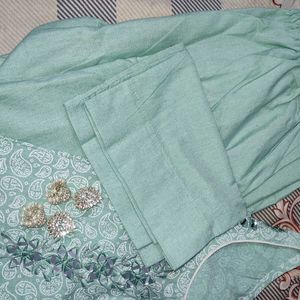 Combo Kurti With Pants And Silver Jhumkas