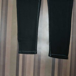 Y-41 Size 30 Slim Fit Women Denim Jeans