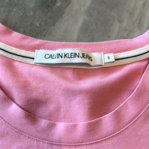 Calvin Klein Tshirt, Perfect For Your Lounging Tim