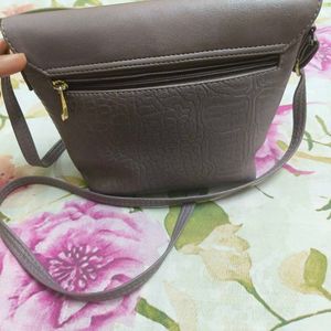 BAGGIT Sling Bag