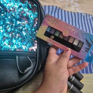 Back.pack + Lipstick +eyeshadow Palatte