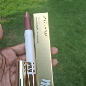 Myglamm Perfect Curves Crayon Lipstick Passion