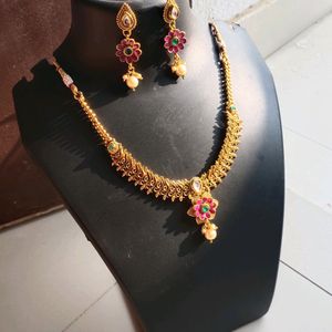 Gold Toned Elegant Necklace With Earring