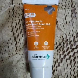 The Derma Co 1% Hyaluronic Sunscreen Aqua Gel