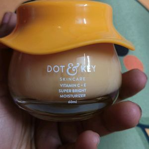 Dot&Key Vitamin C+E Super Bright Moisturizer