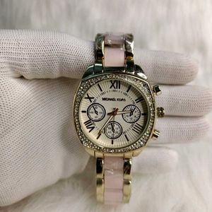 Mk stylish lady  With premium quality