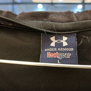 Under-armour black t-shirt