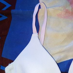 White Front Huk Bra And Red Br