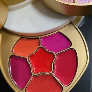 Petals Open To Reveal ProfessionalMakeupCollection