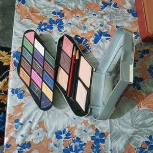 Makeup Box