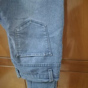 It's FOREVER 21 denim Jeans For Women