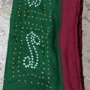 Red & Green bandhani Dupatta