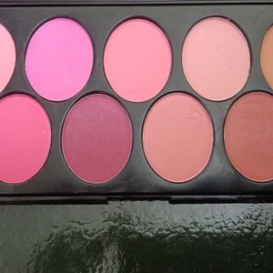 Eyeshadow Palette With Blush