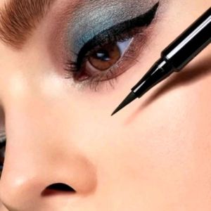 Yanquina Eye Pen Eyeliner