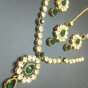 GREEN & WHITE ETHNIC KUNDAN STONE NECKLACE SET