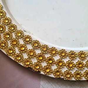 METAL ROUND EMBELLISHED TRAYS - SET OF 2