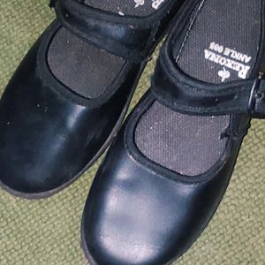 I'm Selling Black Ballie  Girl's Shoes