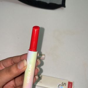 SHE GLAM POUT-PERFECT SHINE LIP PLUMPER