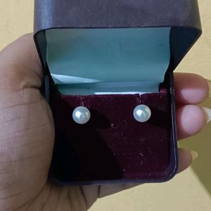 Pearl Stud