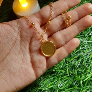 Gold Toned Coin Neckpiece🪙