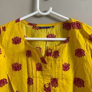 Abstarct rajasthani short kurti