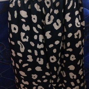 BLACK TROUSER WITH BEAUTIFUL PRINT