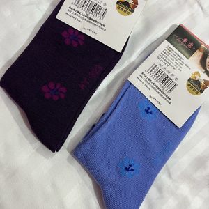 2 pair of socks for girls/women