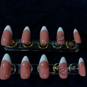 Press On Nails(Rosabella)