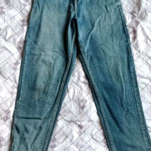 Women Straight Fit High Rise Blue Jeans