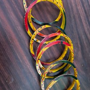 Beautiful Plastic Multicolor Bangles Set Of 8