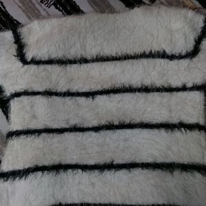 Beautiful Woolen Shrug