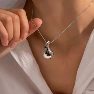 Tear Drop Silver Chain Pendant..