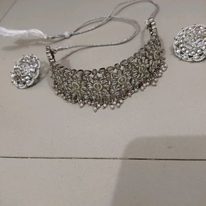 Stylish Chocker Set